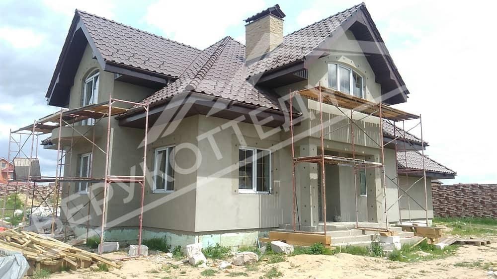 Двухэтажный дом с мансардной крышей в Дубне - фасад (2)