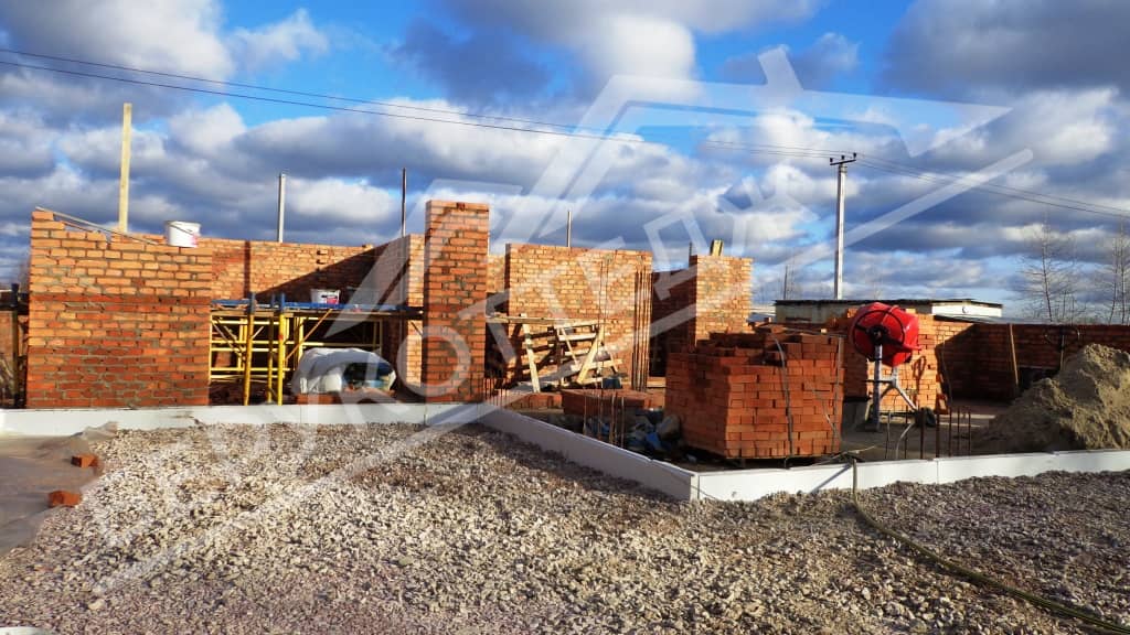 Стены - двухэтажный монолитно-каркасный дом в Чеховском районе